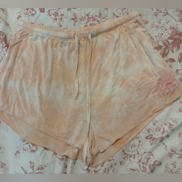 Salt Life Sunset Waves Peach Tie-Dye Women's Shorts - Picture 1 of 2